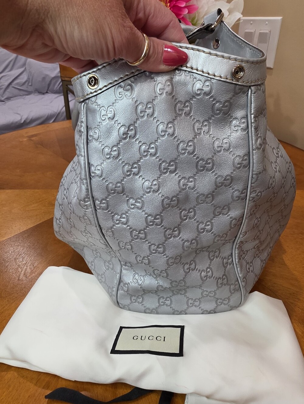 Gucci Sukey XL Silver Guccissima Monogram Shoulder Bag with GG Charm - Picture 6 of 16